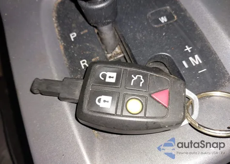 2005 Volvo S40 2.4I from USA, damaged, VIN YV1MS382352109304